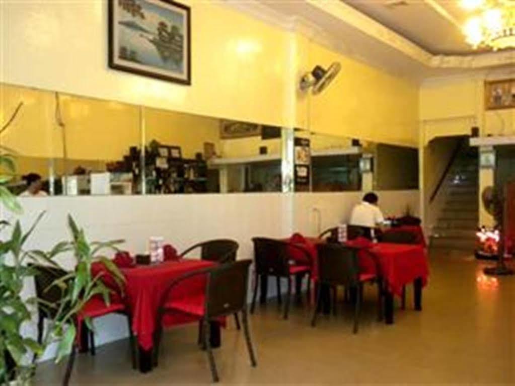 Golden Boat Guesthouse Phnom Pen Exterior foto